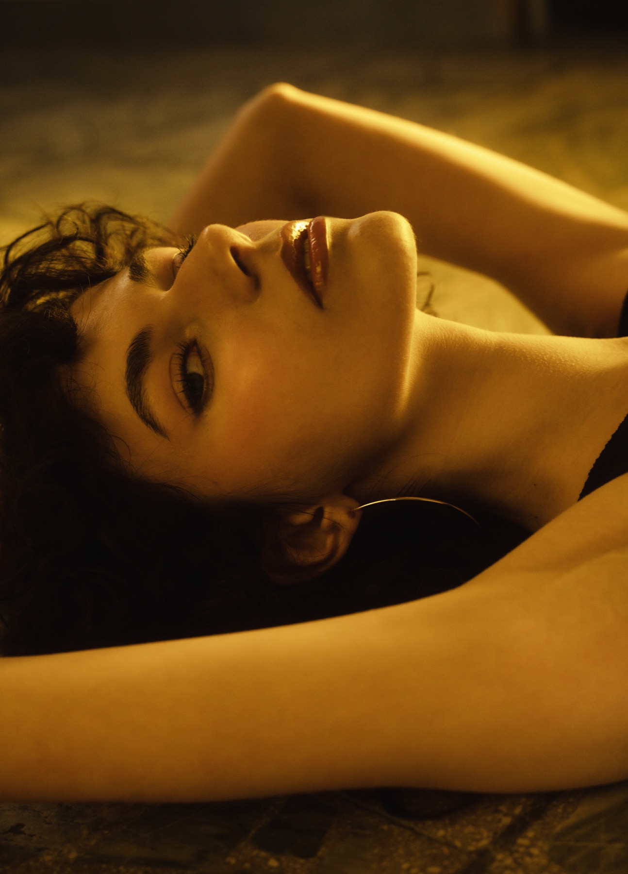 Mártusz Dorina — Beauty portrait in warm golden light